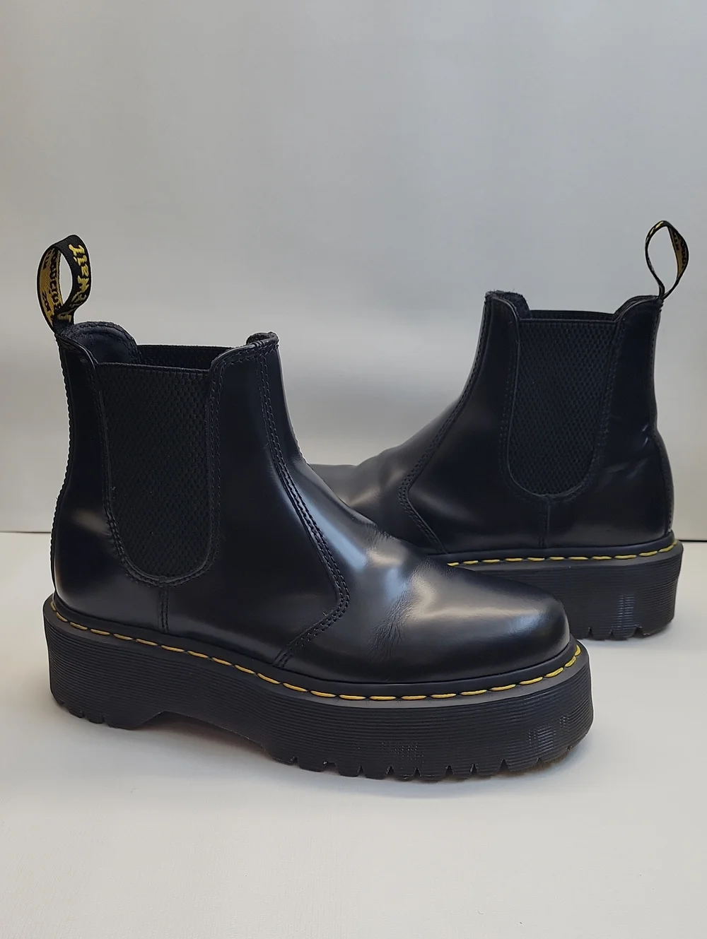 Dr. Martens 2976 Quad Smooth Leather Platform Chelsea Boots Unisex US L 7 M 6